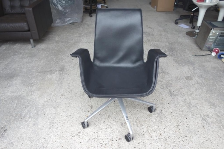 Knoll Black Leather Meeting Chair