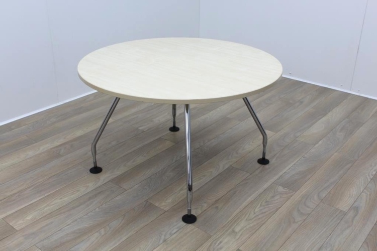 Vitra Maple Round Table 1200mm