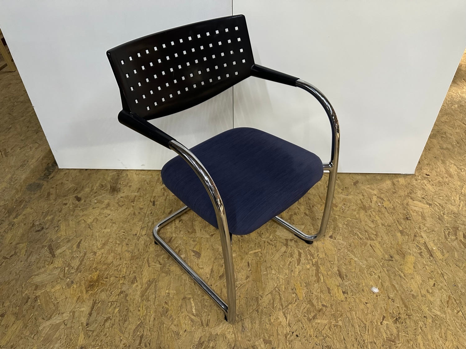 Basic second hand small office chair