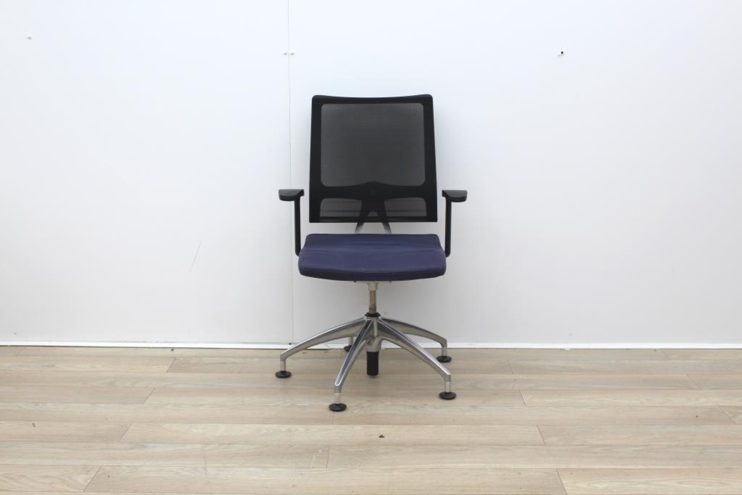 meeting chair with mesh