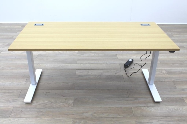 Adjustable sit stand desk