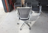 Humanscale Operator Chair Grey Back/Black Seat - Thumb 4
