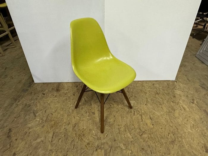 Eiffel style chair green